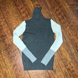 Grey colorblock turtleneck
